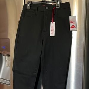 Jennifer Lopez black jeans S8L